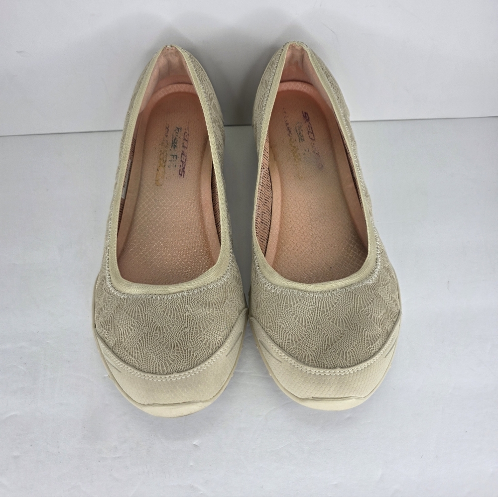Skechers Relaxed Fit Savvy Women’s Beige Loafer Slip On Comfort Wedge  Size 9 - Picture 5 of 14